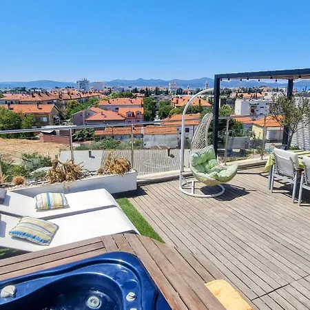 Apartment Zaralux *