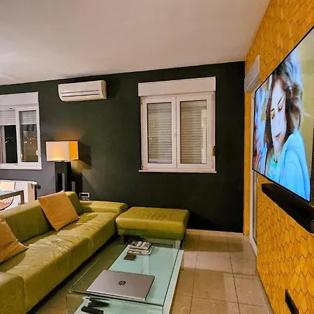 Zaralux Apartment