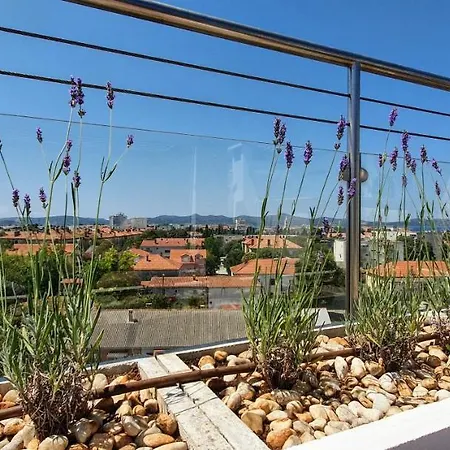 Zaralux Apartament *