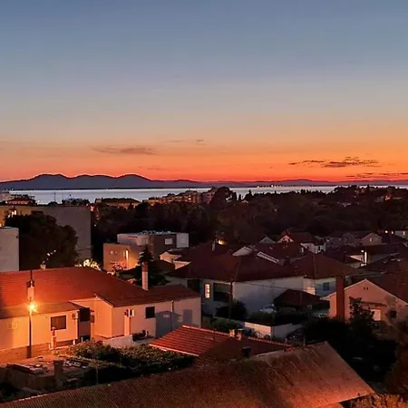 Apartament Zaralux *